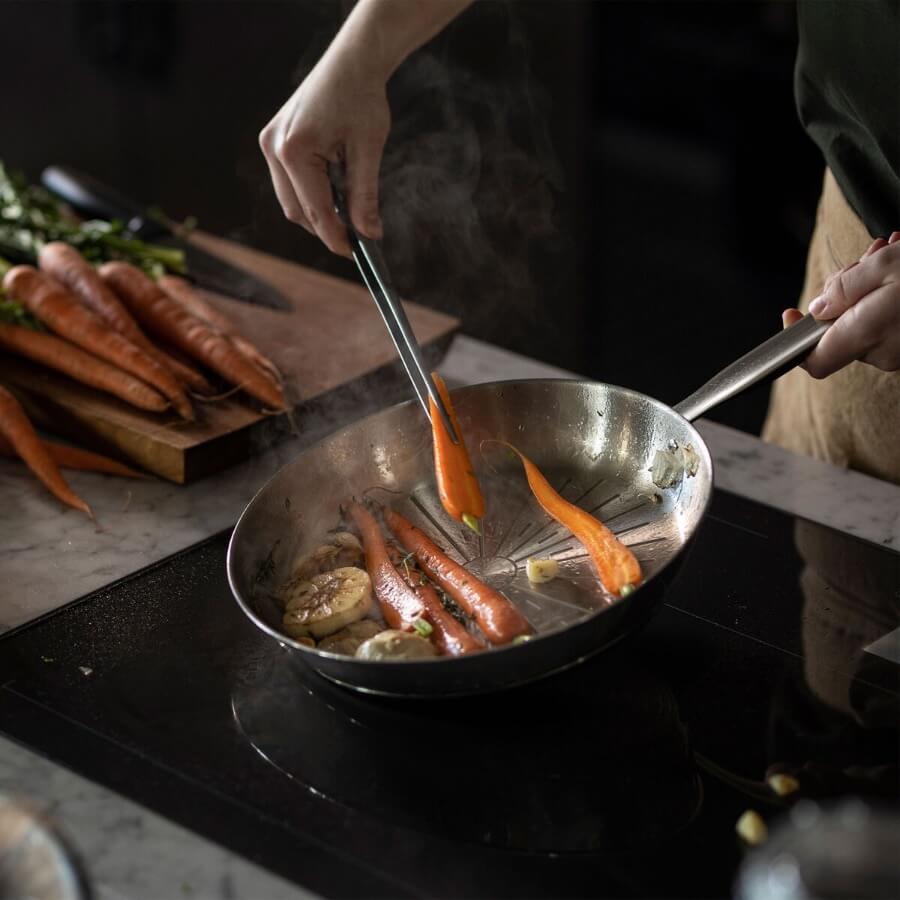 Fiskars All Steel Pure - teräspannu 28cm